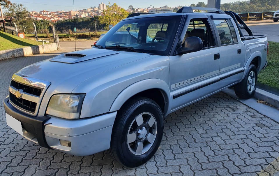 Chevrolet S10 2.4 Mpfi Executive 4x2 Cd 8v Flex 4p  Chevrolet S10 2.4 Mpfi Executive 4x2 Cd 8v Flex 4p