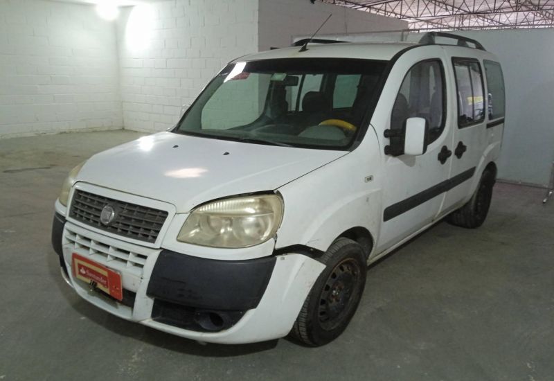 FIAT/Doblo HLX 1.8 mpi Flex 5p  FIAT/Doblo HLX 1.8 mpi Flex 5p