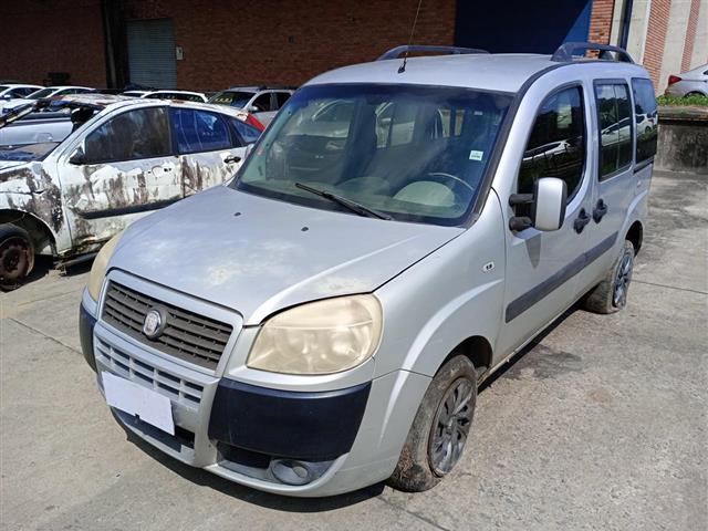 FIAT DOBLO ESSENCE 1.8 2013  FIAT DOBLO ESSENCE 1.8 2013